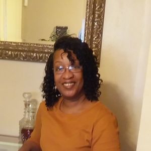 Meet your Posher, Sandi